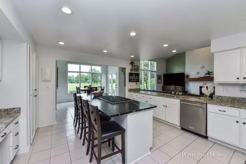 24149 Brancaster Dr, Naperville, IL 60564 photo 10