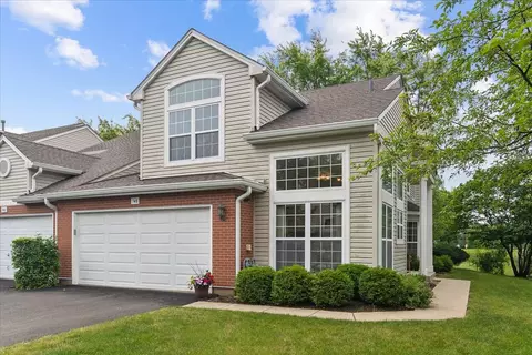 748 Old Checker Rd, Buffalo Grove, IL 60089