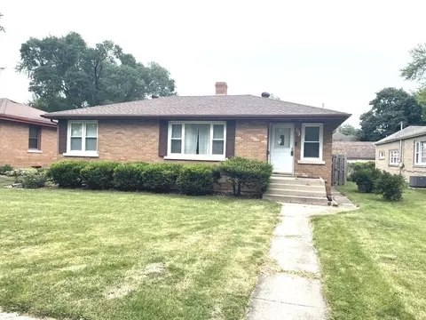 Exterior - 380 S May Ave, Kankakee, IL 60901 photo 2 of 7