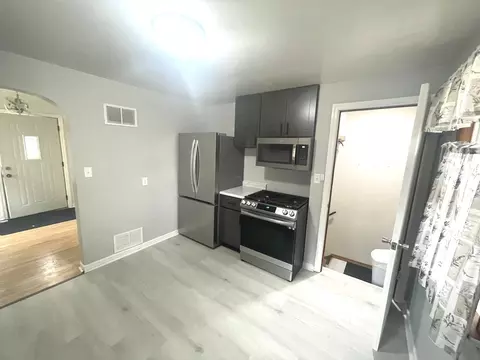 Kitchen - 380 S May Ave, Kankakee, IL 60901 photo 2 of 3