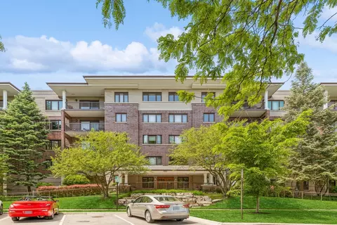 1700 Second St #409, Highland Park, IL 60035