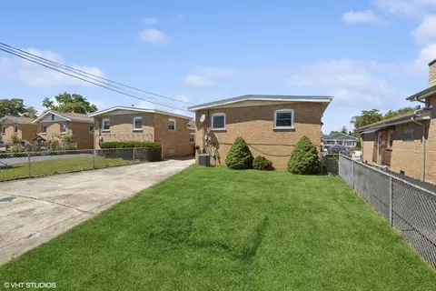Exterior - 8625 Lincoln Dr, Lyons, IL 60534 photo 3 of 3