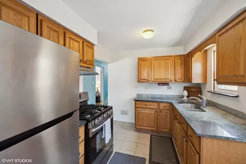 Kitchen - 8625 Lincoln Dr, Lyons, IL 60534 photo 1 of 2