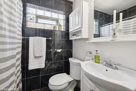 Bath - 8625 Lincoln Dr, Lyons, IL 60534 photo 1 of 1