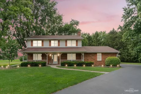 96 Hillside Dr, Yorkville, IL 60560