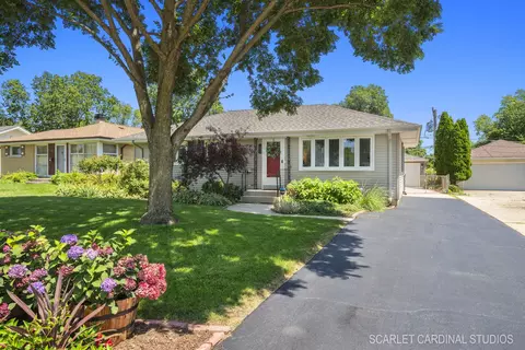 415 S Hazelton Ave, Wheaton, IL 60187