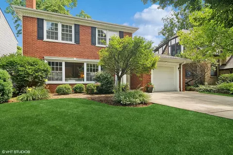 335 S Windsor Dr, Arlington Heights, IL 60004