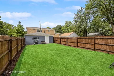 Exterior - 40 Kimbark Rd, Riverside, IL 60546 photo 2 of 3