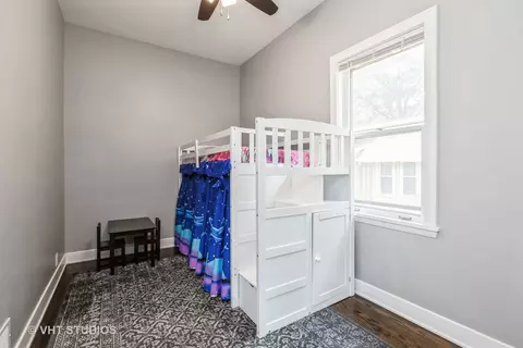 Bedroom - 40 Kimbark Rd, Riverside, IL 60546 photo 2 of 3