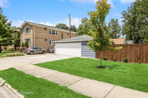 Exterior - 40 Kimbark Rd, Riverside, IL 60546 photo 3 of 3