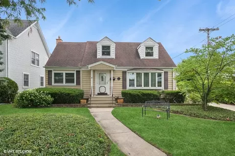711 Robinhood Ln, La Grange Park, IL 60526