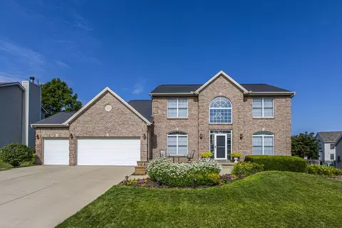 36 Greythorne Cir, Bloomington, IL 61704