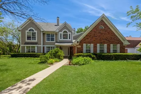 5 S551 Paxton Dr #B, Naperville, IL 60563