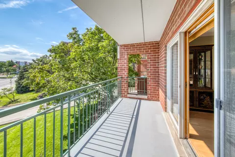 650 S Des Plaines River Rd #310, Des Plaines, IL 60016 photo 5