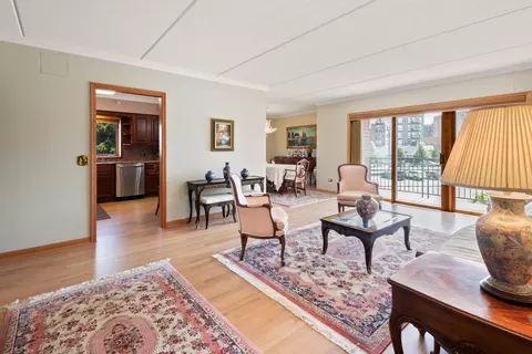 650 S Des Plaines River Rd #310, Des Plaines, IL 60016 photo 2