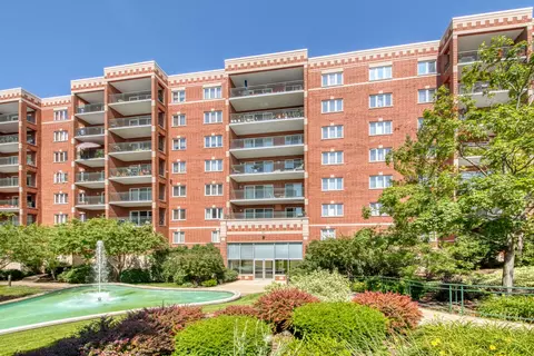 650 S Des Plaines River Rd #310, Des Plaines, IL 60016