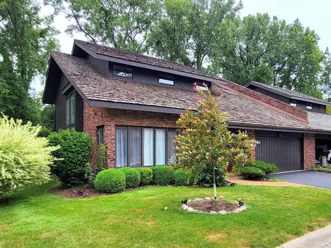 38 Lucas Dr, Palos Hills, IL 60465