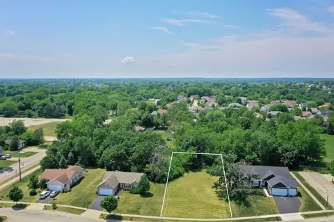 1609 Hillside Ln, Mchenry, IL 60050