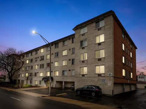 1227 S Harlem Ave #405, Berwyn, IL 60402
