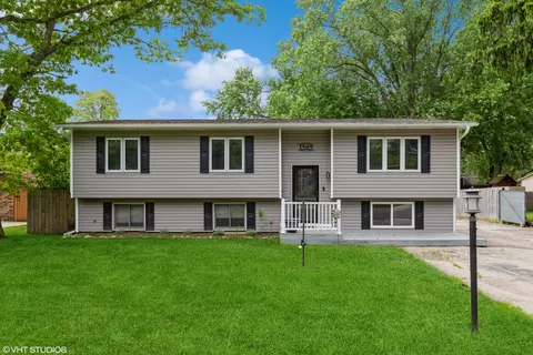 1505 Elm St, Holiday Hills, IL 60051