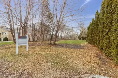 670 N Franklin Ave, Palatine, IL 60067