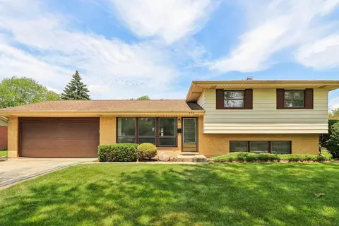 498 W Walnut Ave, Des Plaines, IL 60016