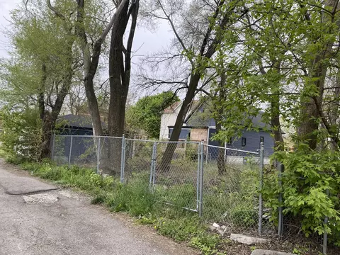 7151 S Champlain Ave, Chicago, IL 60619 photo 3