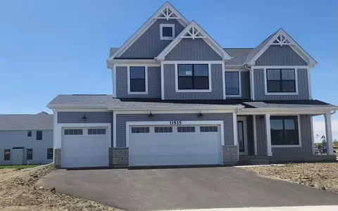 11525 Saxony St, Huntley, IL 60142