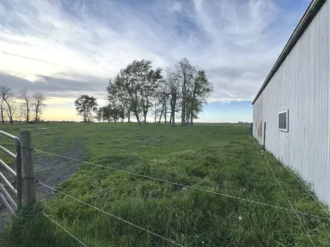 Exterior - 2852 E 2400 North Rd, Donovan, IL 60931 photo 20 of 29