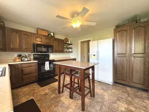 Kitchen - 2852 E 2400 North Rd, Donovan, IL 60931 photo 3 of 4
