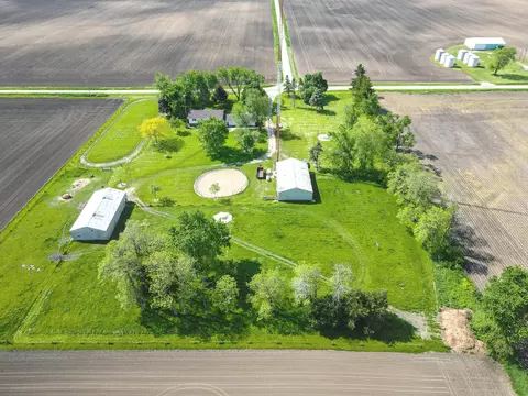 View/Area - 2852 E 2400 North Rd, Donovan, IL 60931 photo 2 of 5