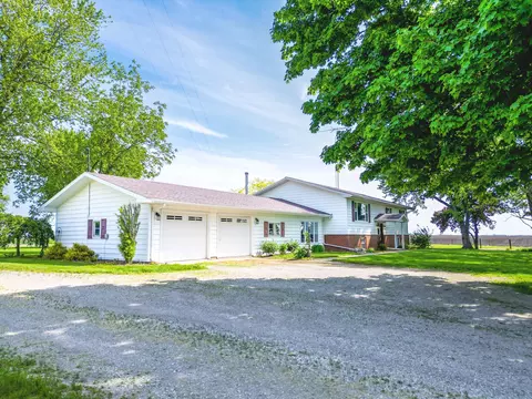 Exterior - 2852 E 2400 North Rd, Donovan, IL 60931 photo 24 of 29