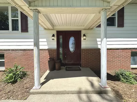 Exterior - 2852 E 2400 North Rd, Donovan, IL 60931 photo 5 of 29