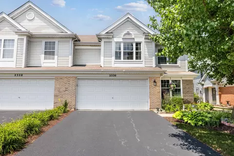 2330 Foxmoor Ln, Aurora, IL 60502