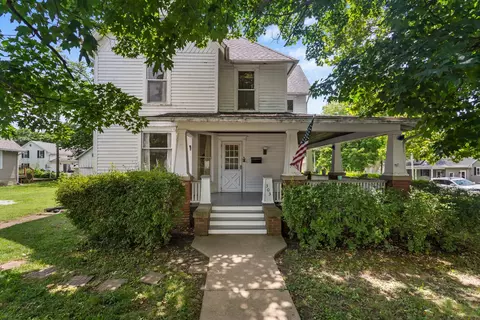 303 E Marion St, Monticello, IL 61856