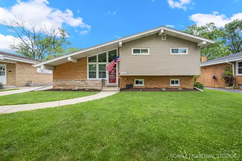 924 S Euclid Ave, Villa Park, IL 60181
