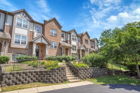 184 Rosehall Dr, Lake Zurich, IL 60047