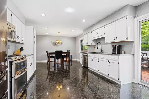 6123 Silver Hawk Ct, Roscoe, IL 61073 photo 8