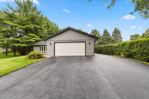 6123 Silver Hawk Ct, Roscoe, IL 61073 photo 3