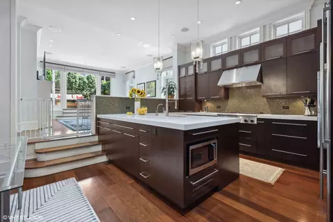 Kitchen - 2425 N Burling St, Chicago, IL 60614 photo 4 of 4