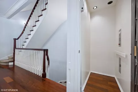 Entry Way - 2425 N Burling St, Chicago, IL 60614 photo 1 of 2