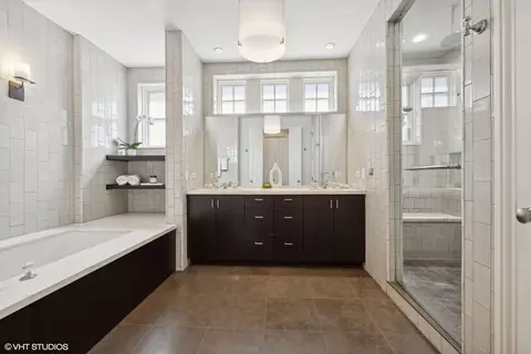 Bath - 2425 N Burling St, Chicago, IL 60614 photo 1 of 6