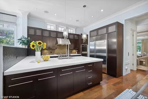 Kitchen - 2425 N Burling St, Chicago, IL 60614 photo 3 of 4