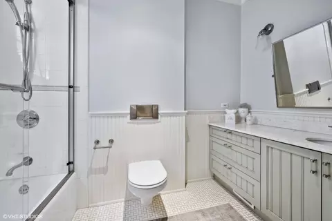 Bath - 2425 N Burling St, Chicago, IL 60614 photo 5 of 6