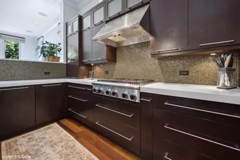 Kitchen - 2425 N Burling St, Chicago, IL 60614 photo 2 of 4