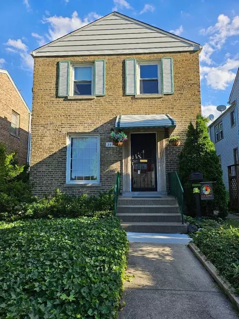 2859 W Roscoe St, Chicago, IL 60618