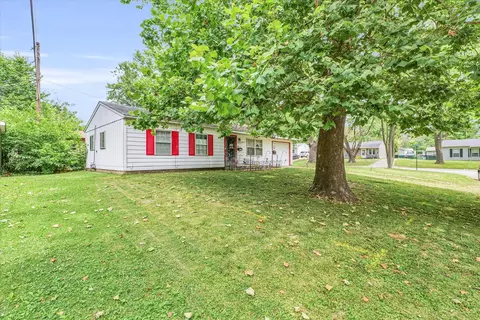 2424 Elm St, Urbana, IL 61802