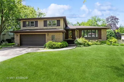 3221 Prestwick Ln, Northbrook, IL 60062