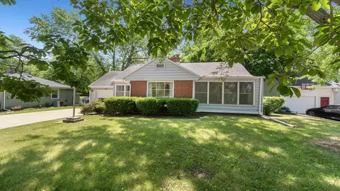896 Franklin Grove Rd, Dixon, IL 61021