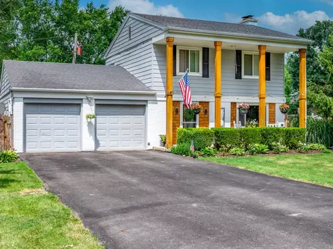 1335 Florence Dr, Sycamore, IL 60178